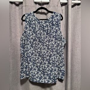 Blue and white floral flowy tank - 3x